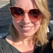 helderwetende Jessie- Hallo, ik ben medium Jessie. Als oprecht en eerlijk persoon ligt mijn kracht in het helpen en aanvoelen van mensen. Mijn intuitie stelt me in staat om diepere inzichten te verkrijgen in de situaties en emoties waarmee jij mogelijk worstelt. Ik begrijp dat het leven soms uitdagend kan zijn en dat het soms fijn is om met iemand te praten die naar je luistert en je zonder oordeel ondersteunt. Denk je dat ik van betekenis kan zijn voor jou? Aarzel dan niet om  met mij op te nemen. Samen kunnen we werken aan jouw persoonlijke groei. Ik kijk ernaar uit om je te helpen en je op jouw pad te begeleiden. Onthoud, je staat er niet alleen voor, ik ben hier om je te ondersteunen. Spirituele hulplijn waar een helderwetende  je  spirituele en paranormale inzichten geeft. Helderwetenden geven direkt spiritueel en paranormaal advies.